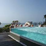Riviera 호텔