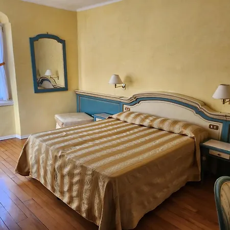 酒店 Riviera 巴多利诺