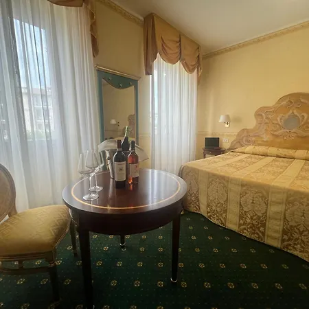 Riviera Szálloda 3*