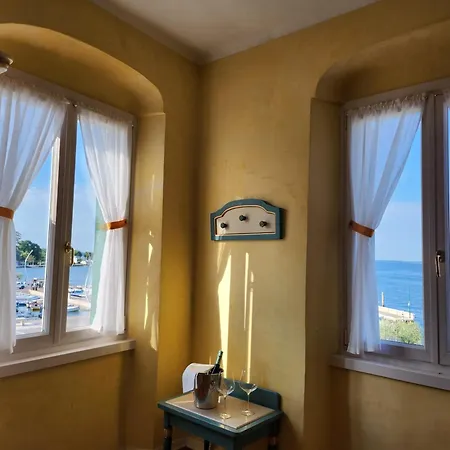 Riviera فندق